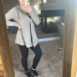 Barefoot dreams cardigan.